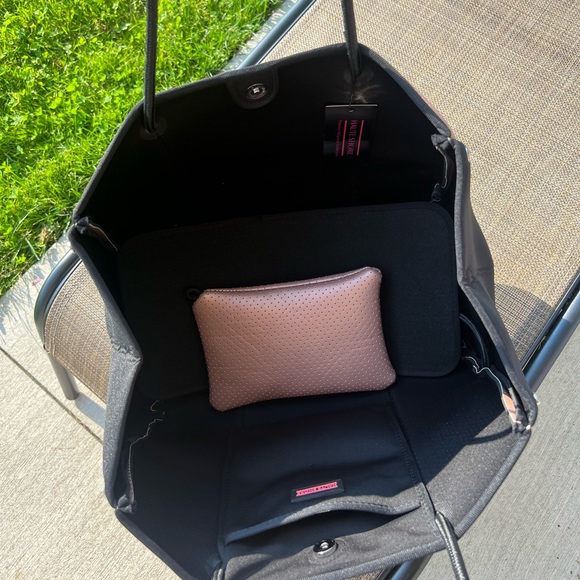 Haute Shore Greyson neoprene tote bag - Picture 5 of 14